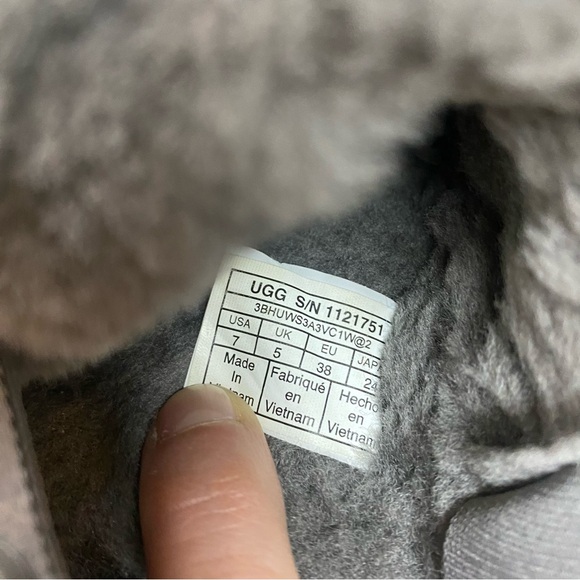 UGG Gray Super Fluff Slippers Sz 7 - Picture 5 of 6